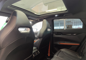 Подержанный автомобиль Changan UNI-V 2024 года (12 фото)