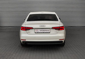 Подержанный автомобиль Audi A4 Sedan 2018 года (6 фото)