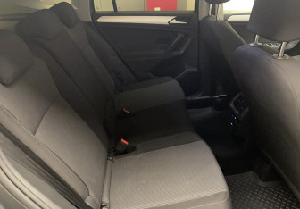 Подержанный автомобиль Volkswagen Tiguan 2021 года (8 фото)