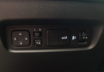 Подержанный автомобиль Changan UNI-V 2024 года (15 фото)