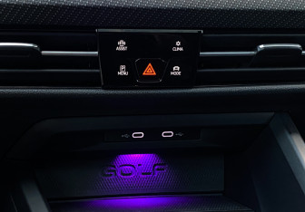 Подержанный автомобиль Volkswagen Golf R Hatchback 2021 года (20 фото)