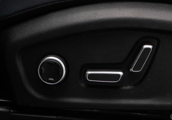 Подержанный автомобиль Geely Atlas 2024 года (17 фото)