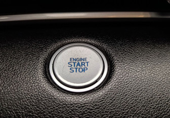 Подержанный автомобиль Hyundai Elantra Sedan 2020 года (16 фото)