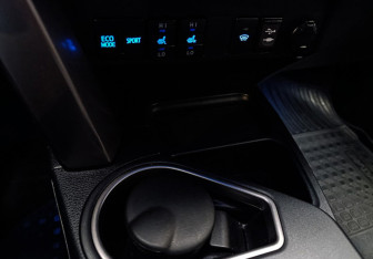 Подержанный автомобиль Toyota RAV4 2019 года (18 фото)