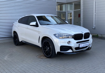 Подержанный автомобиль BMW X6 2017 года (3 фото)