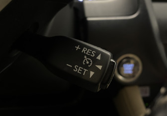 Подержанный автомобиль Lexus RX 2021 года (23 фото)