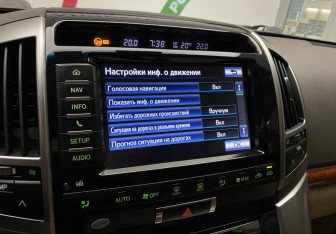 Подержанный автомобиль Toyota Land Cruiser Suv 2012 года (23 фото)