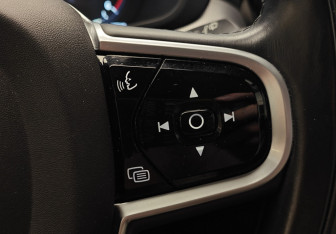 Подержанный автомобиль Volvo XC60 2018 года (17 фото)