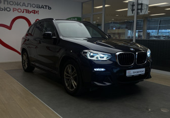 Подержанный автомобиль BMW X3 2020 года (3 фото)