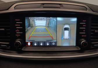 Подержанный автомобиль Kia Sorento 2018 года (13 фото)