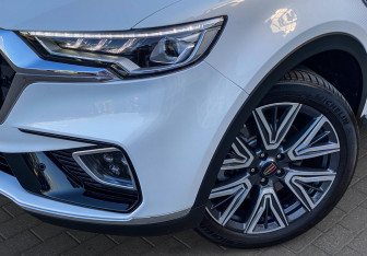 Подержанный автомобиль Hongqi HS5 2024 года (4 фото)