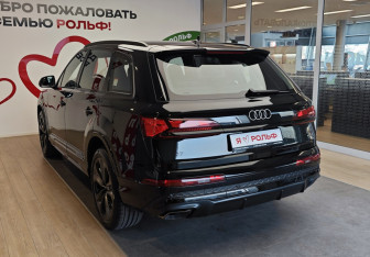 Новый Audi Q7 2025 (6 фото)