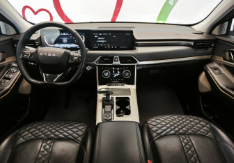 Подержанный автомобиль Exeed TXL 2023 года (17 фото)