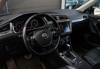 Подержанный автомобиль Volkswagen Tiguan 2017 года (11 фото)