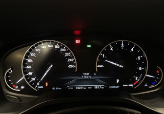 Подержанный автомобиль BMW X3 2018 года (16 фото)