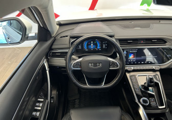 Подержанный автомобиль Geely Atlas Pro 2022 года (10 фото)