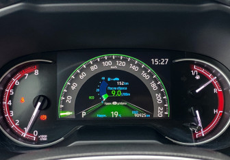 Подержанный автомобиль Toyota RAV4 2022 года (19 фото)