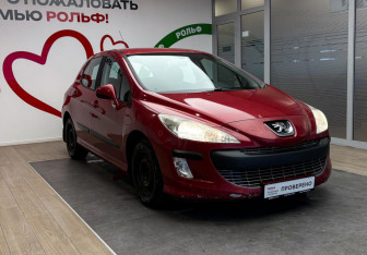 Подержанный автомобиль Peugeot 308 Hatchback 2008 года (3 фото)