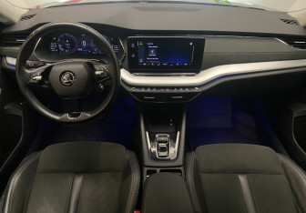 Подержанный автомобиль Skoda Octavia Liftback 2020 года (10 фото)