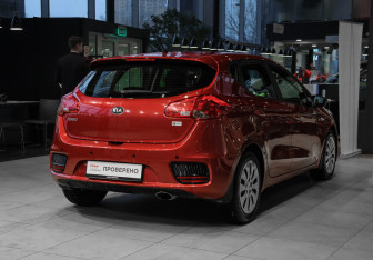 Подержанный автомобиль Kia Ceed Hatchback 2016 года (4 фото)