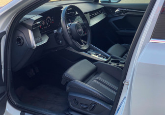 Подержанный автомобиль Audi A3 Hatchback 2021 года (14 фото)