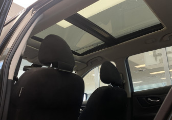 Подержанный автомобиль Nissan X-Trail 2015 года (25 фото)