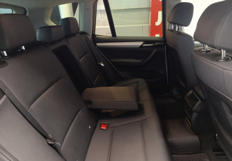 Подержанный автомобиль BMW X3 2012 года (8 фото)