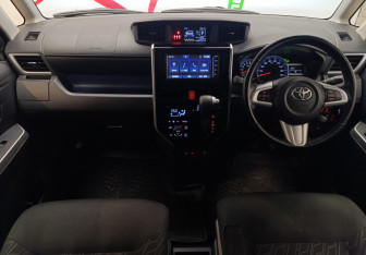 Подержанный автомобиль Toyota Tank 2019 года (18 фото)