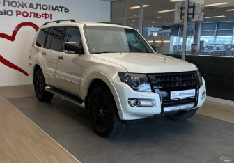 Подержанный автомобиль Mitsubishi Pajero 2019 года (3 фото)