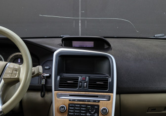 Подержанный автомобиль Volvo XC60 2010 года (10 фото)
