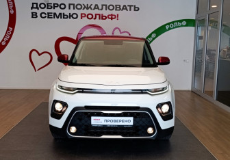 Подержанный автомобиль Kia Soul 2022 года (2 фото)