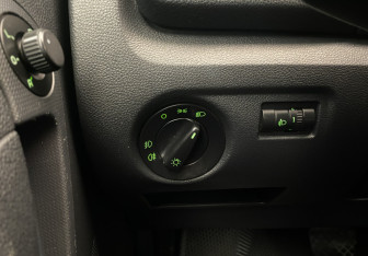 Подержанный автомобиль Skoda Fabia Hatchback 2011 года (15 фото)
