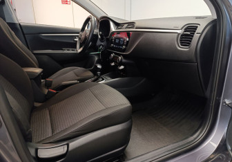 Подержанный автомобиль Kia Rio Hatchback 2021 года (8 фото)