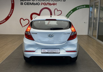 Подержанный автомобиль Hyundai Solaris Hatchback 2015 года (5 фото)