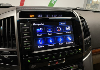 Подержанный автомобиль Toyota Land Cruiser Suv 2012 года (22 фото)