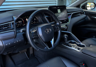 Подержанный автомобиль Toyota Camry Sedan 2023 года (15 фото)