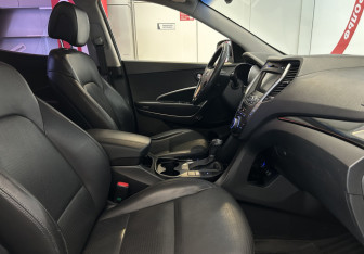 Подержанный автомобиль Hyundai Santa Fe 2013 года (9 фото)