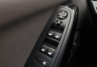 Подержанный автомобиль Citroen C4 Picasso 2017 года (14 фото)