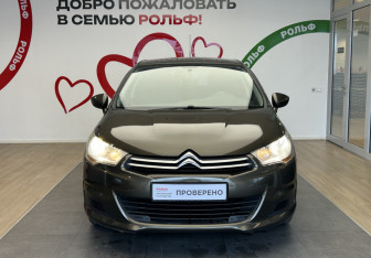 Подержанный автомобиль Citroen C4 Hatchback 2012 года (2 фото)