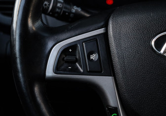 Подержанный автомобиль Hyundai Solaris Sedan 2014 года (19 фото)