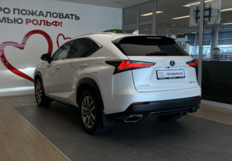 Подержанный автомобиль Lexus NX 2018 года (6 фото)