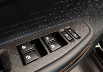 Подержанный автомобиль Changan UNI-V 2024 года (13 фото)