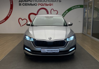 Подержанный автомобиль Skoda Octavia Liftback 2020 года (2 фото)