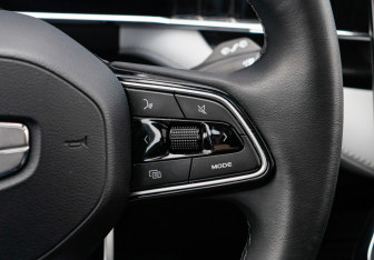 Подержанный автомобиль Geely Atlas 2024 года (26 фото)