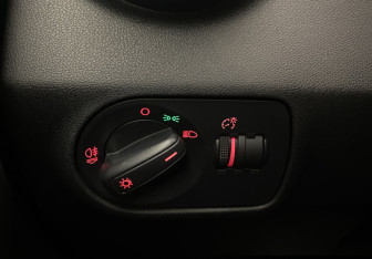 Подержанный автомобиль Audi A1 2014 года (14 фото)