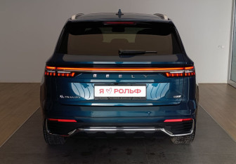 Подержанный автомобиль Geely Monjaro 2023 года (5 фото)