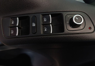 Подержанный автомобиль Volkswagen Tiguan 2012 года (20 фото)