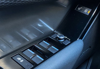 Подержанный автомобиль Land Rover Range Rover Velar 2019 года (27 фото)