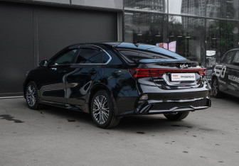 Подержанный автомобиль Kia Cerato Sedan 2021 года (6 фото)