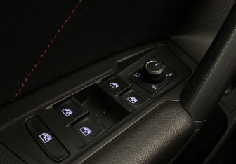 Подержанный автомобиль Volkswagen Tiguan 2021 года (24 фото)